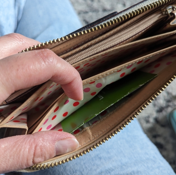 Kate Spade Wallet - Picture 6 of 7